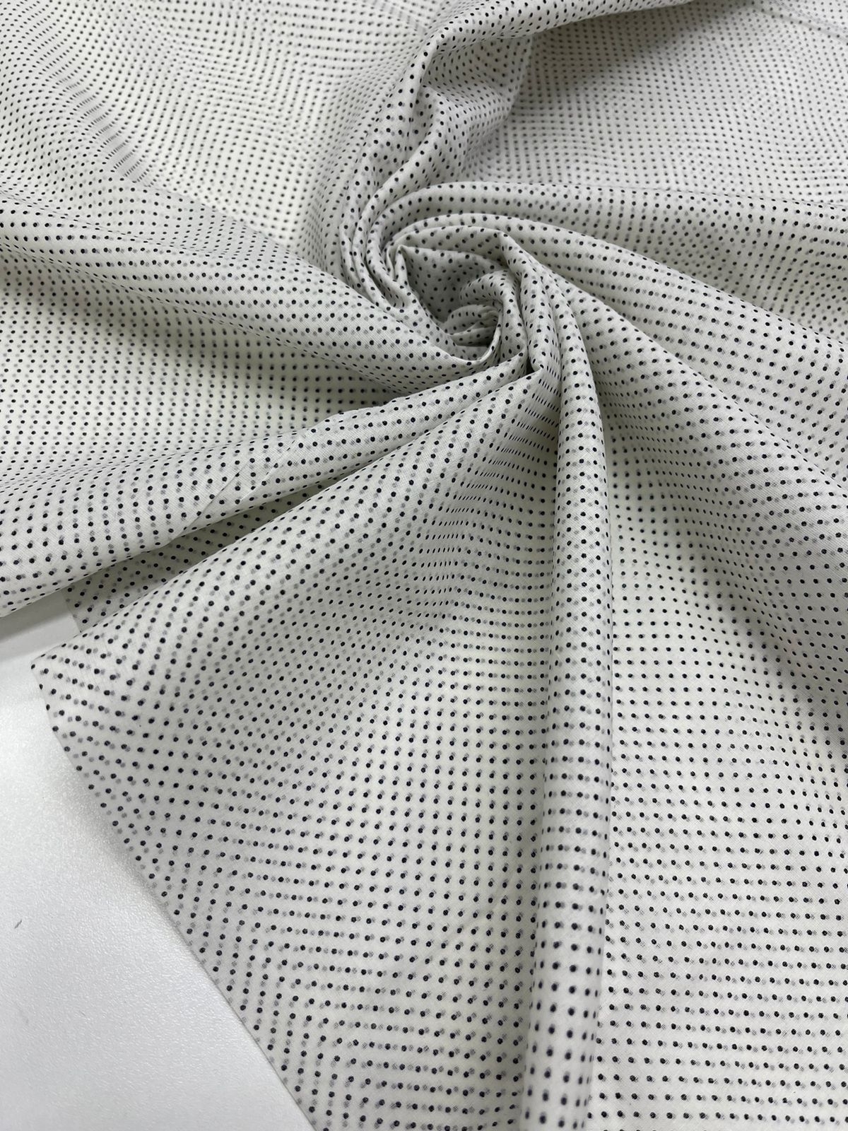 Батист белый в горох