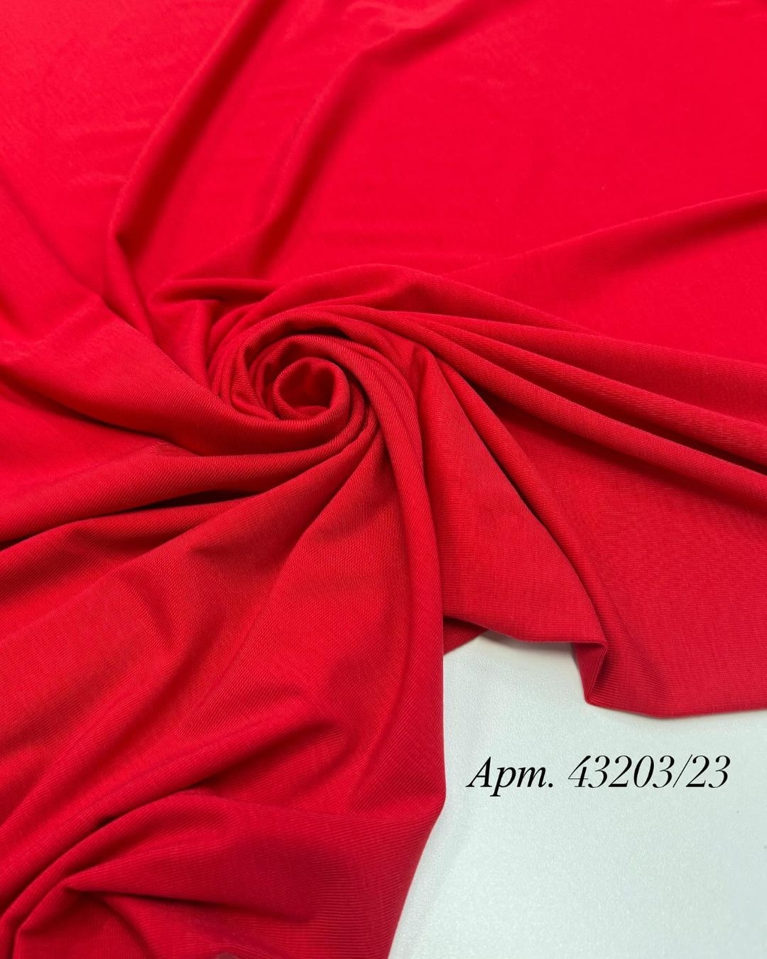 Тенсел трикотажный красный