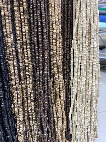 Бусины из кокоса  на леске 4 мм  37Б12